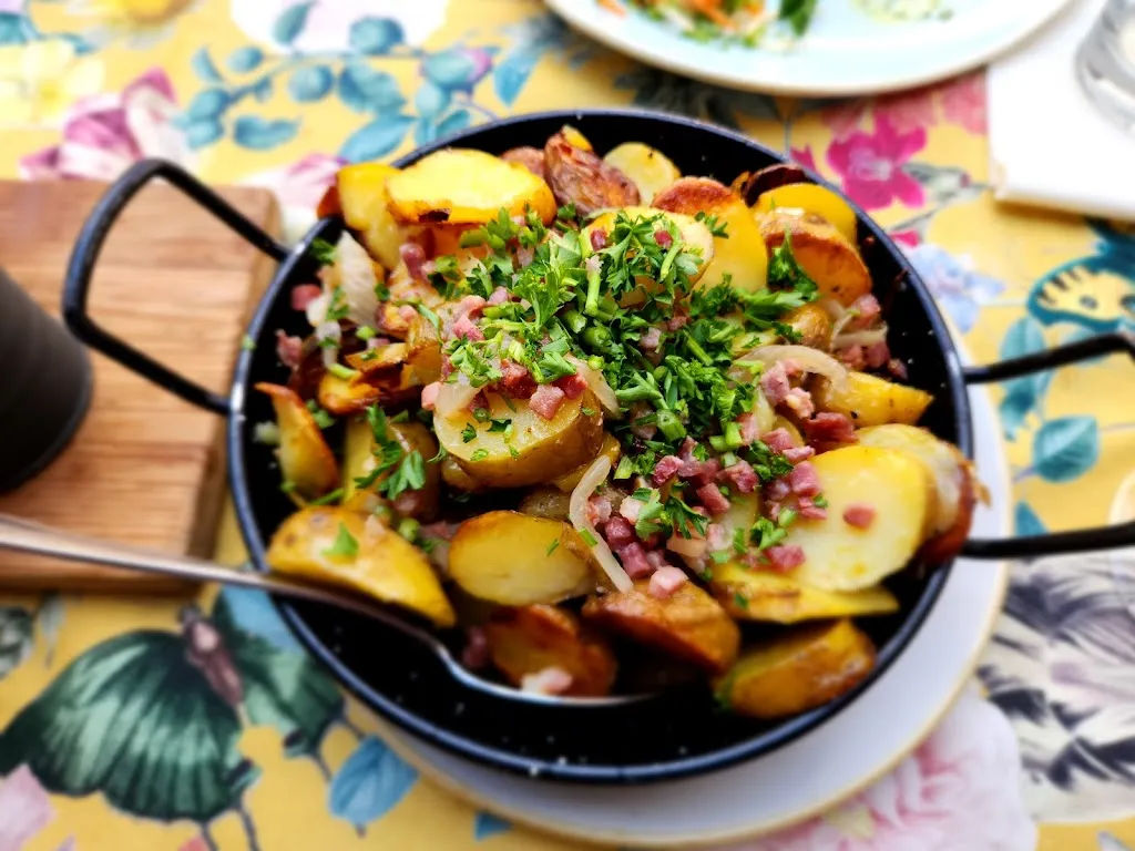 Angelique Holmstrom_Die Scheune_Kirkel_review