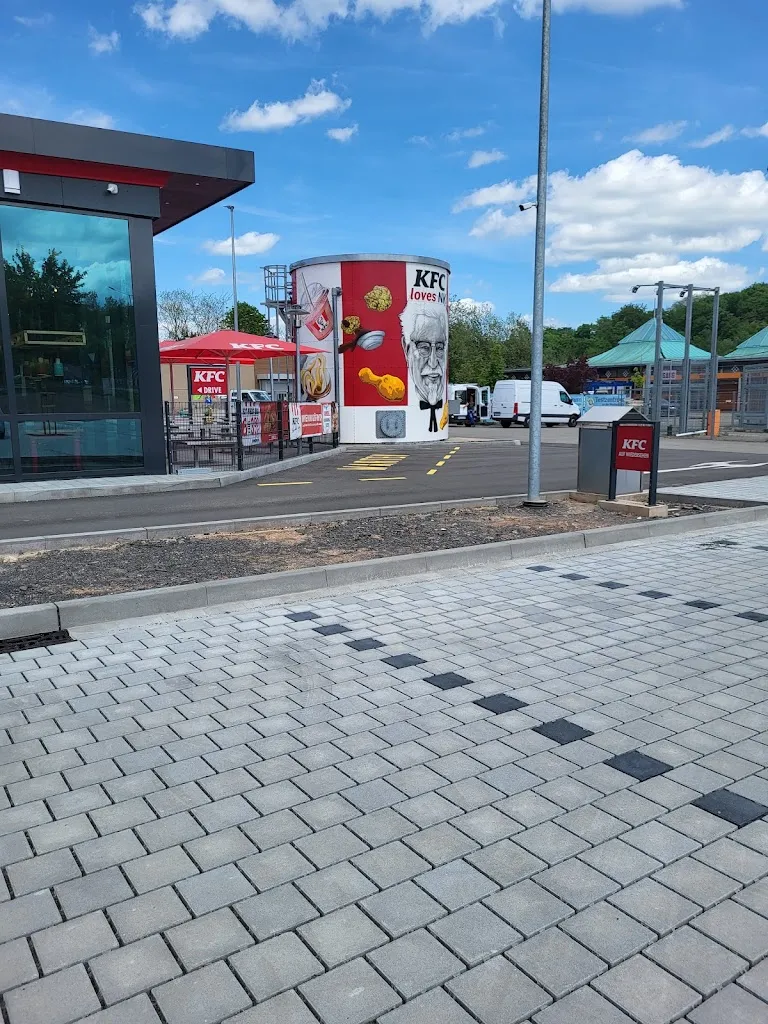 Brett Pratt_Kentucky Fried Chicken_Neunkirchen_reseña