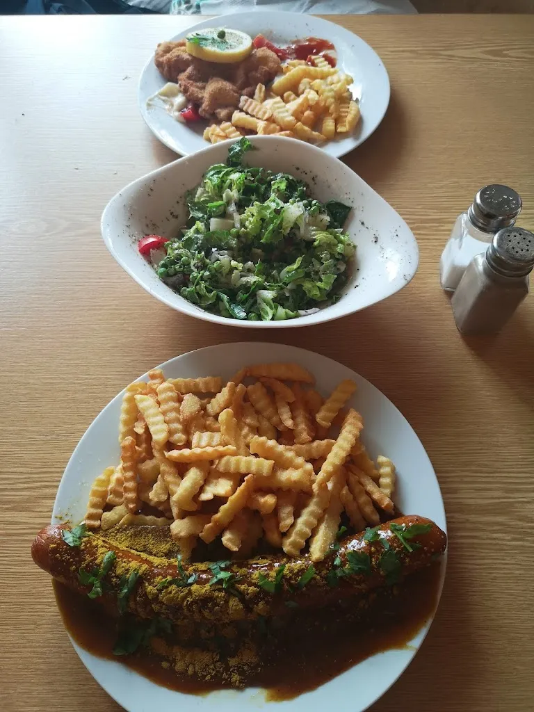 Bronwyn Burgess_Gaststätte Straubinger Kanuclub_Straubing_recensione