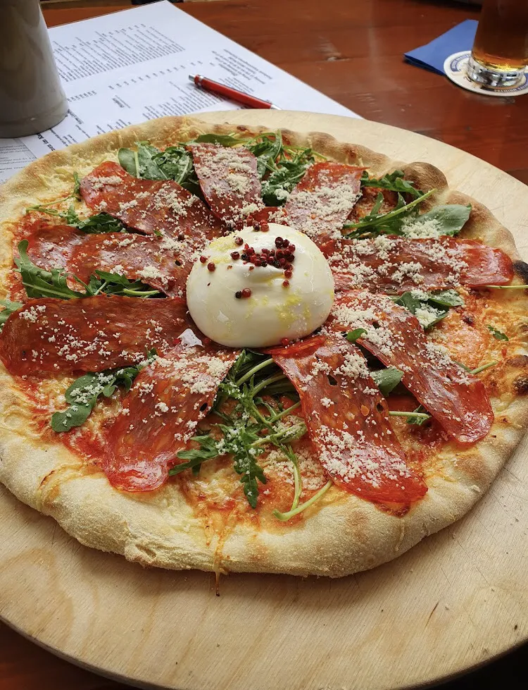 Constitantin Wehrens_Kastaniengarten_Freising_review