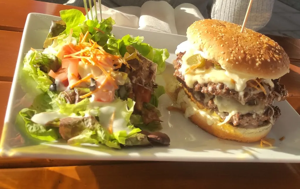 Amin Soleimani_Kastaniengarten_Freising_review