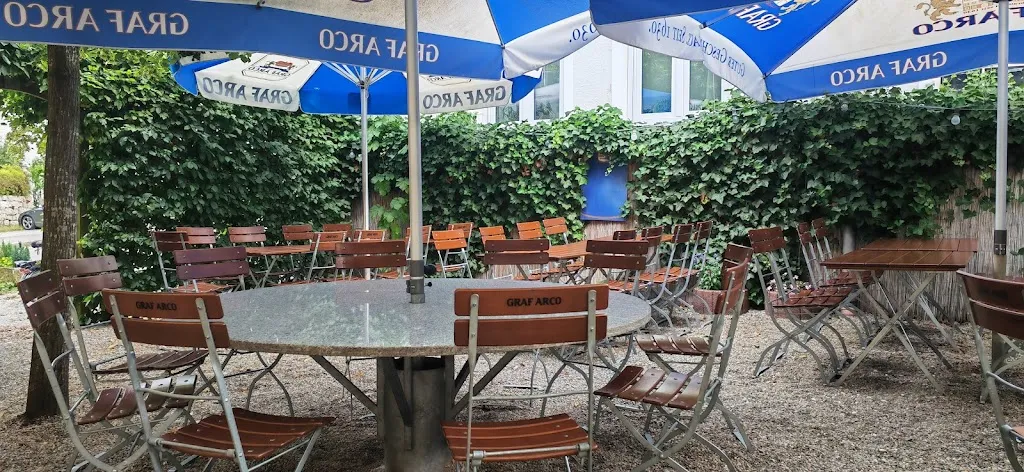 Gasthaus Brunnenhof Attenberger restaurant in Postmünster