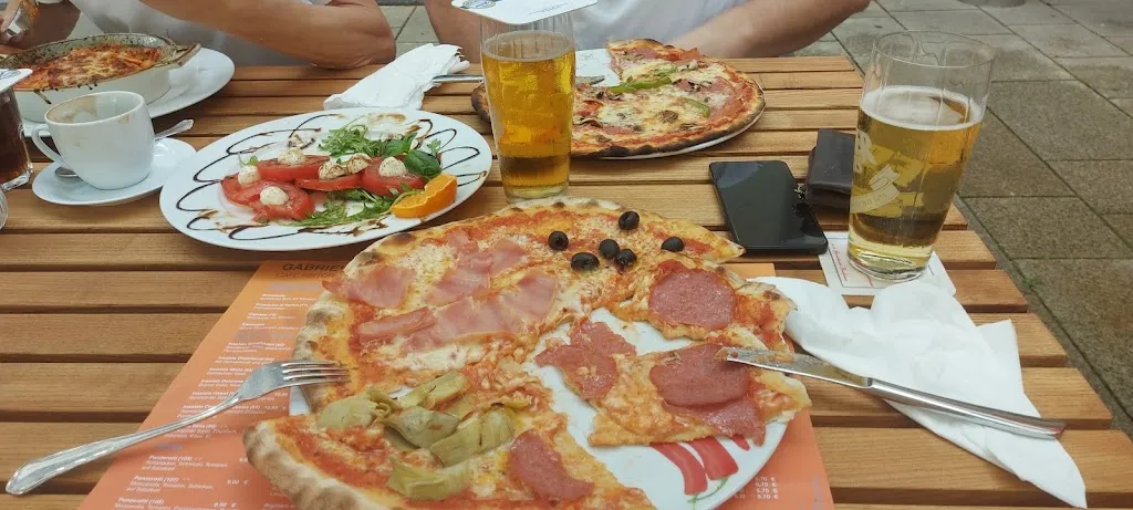 Pizzeria Gabriel's_Postbauer-Heng_slider_image_3