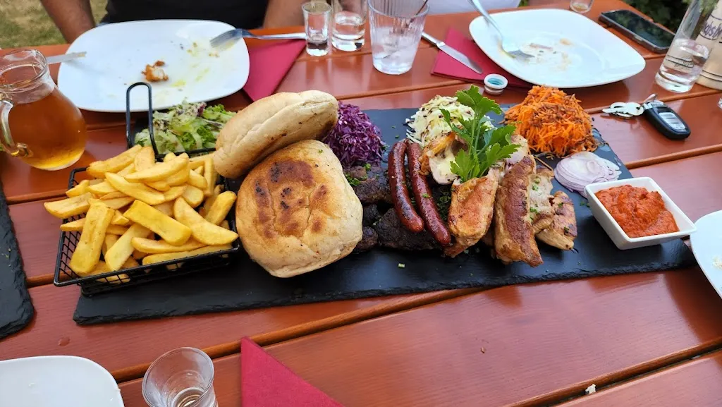 Theo Lemonidis_Restaurant Goldenes Fass - Ristovski_Pyrbaum_review