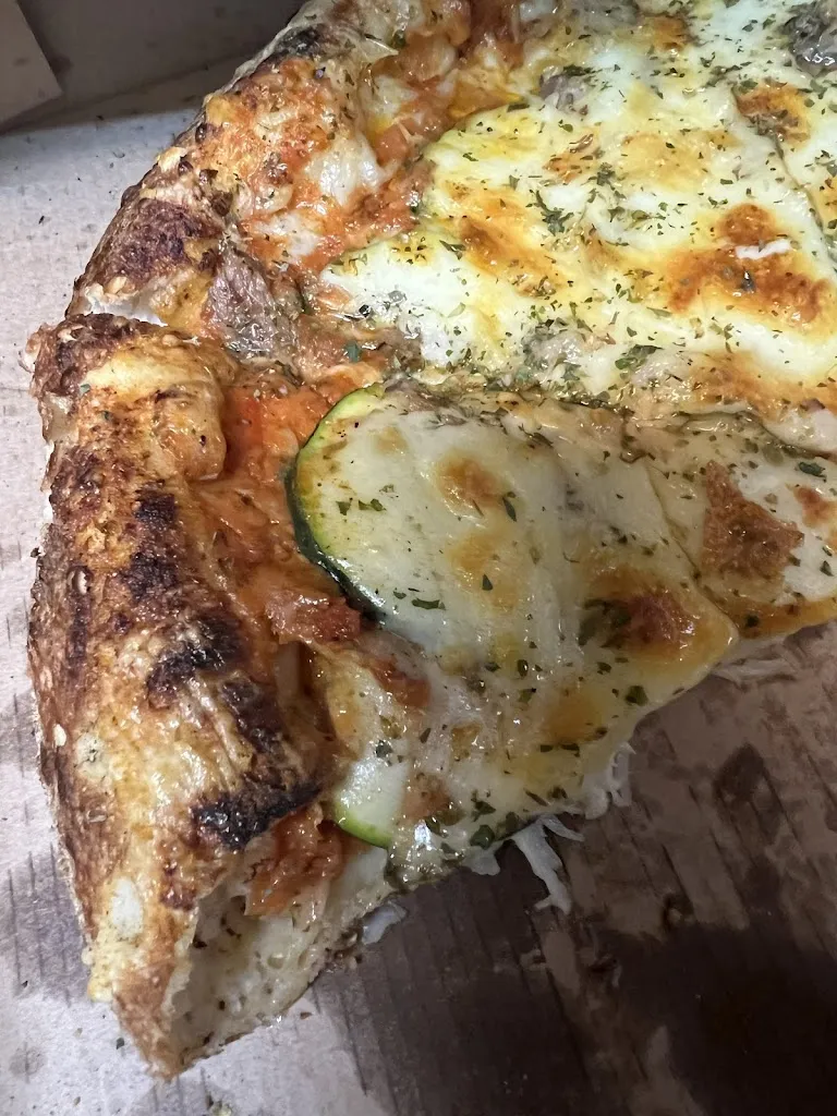 Iva Tremblay_Zakkos Grill & Pizza_Pressath_review