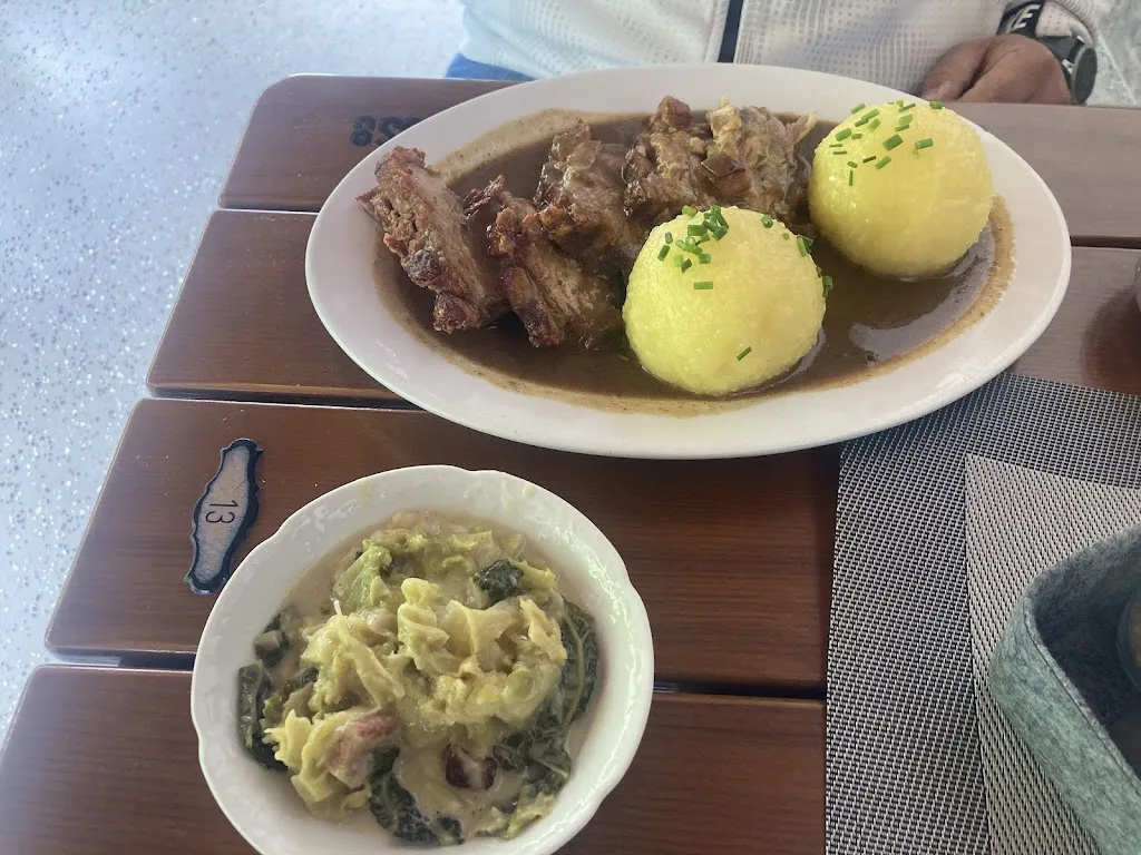 Ursula Neuner_Gasthaus Bärenschlucht_Pottenstein_avis