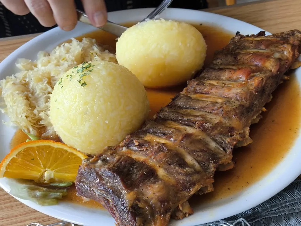 Frank Mueller_Gaststätte Zum Fahnenstein_Pottenstein_recensione