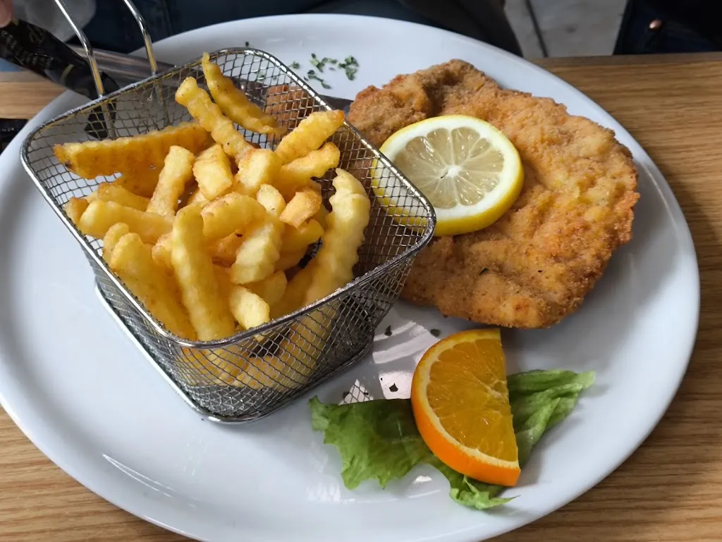 Gaststätte Zum Fahnenstein_Pottenstein_slider_image_2