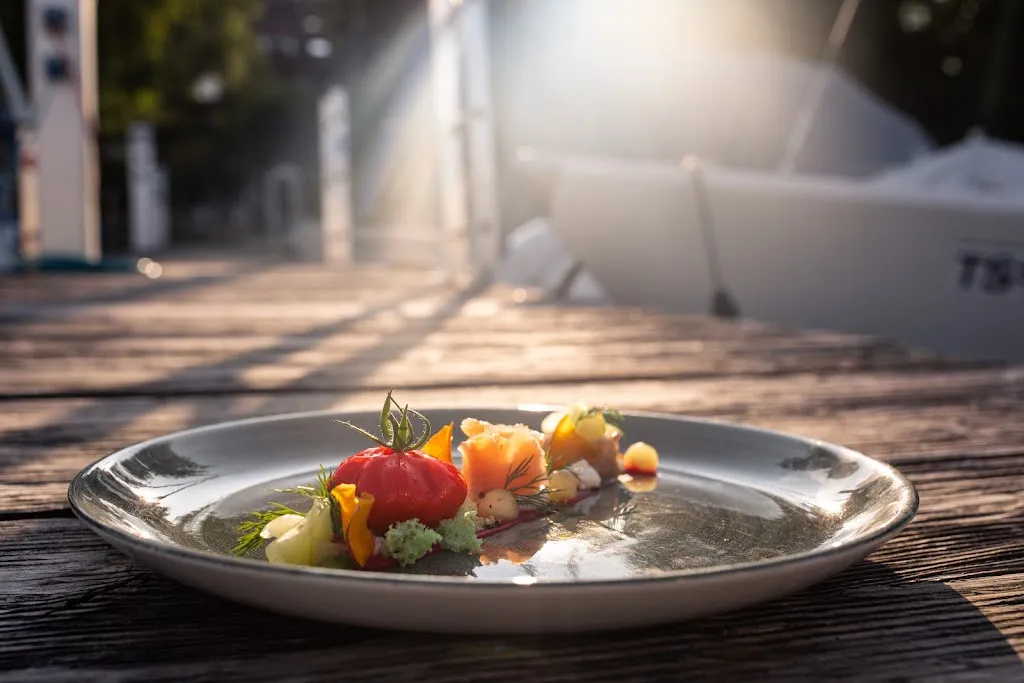 Restaurant Kitz & Gloria direkt am Chiemsee mit Seeterrasse_Chiemsee_slider_image_3