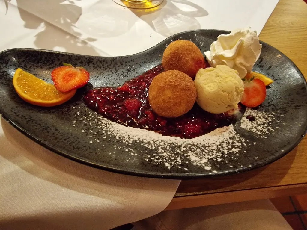 Olli Kankare_Konditorei-Restaurant Cafe Neuer am See_Chiemsee_review