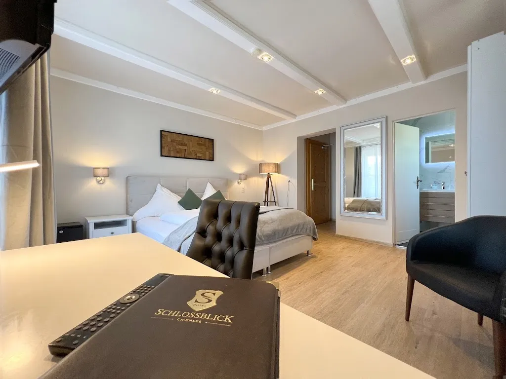 Hotel Schlossblick Chiemsee_Chiemsee_slider_image_3