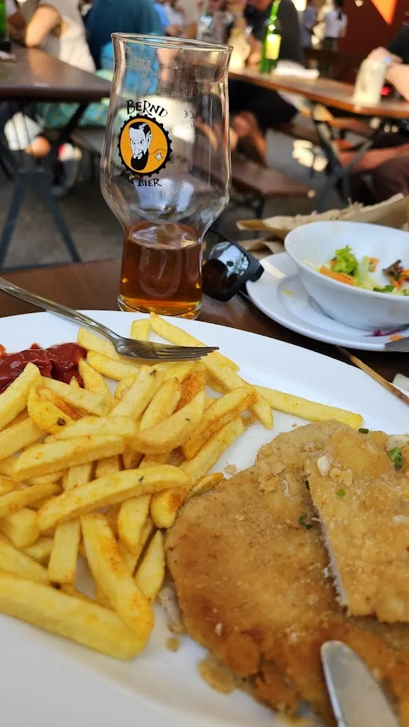 Adrian Kov_Bootshaus Restaurant im Hain_Bamberg_avis