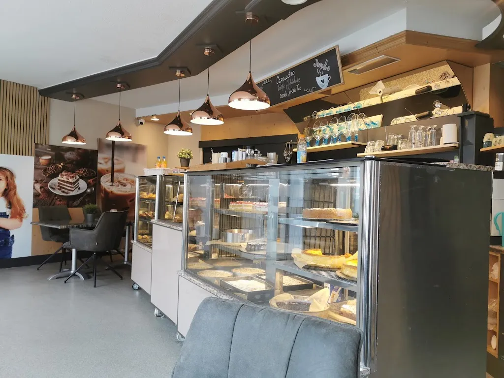 Lorenz Thomas_Café Engel_Pyrbaum_review