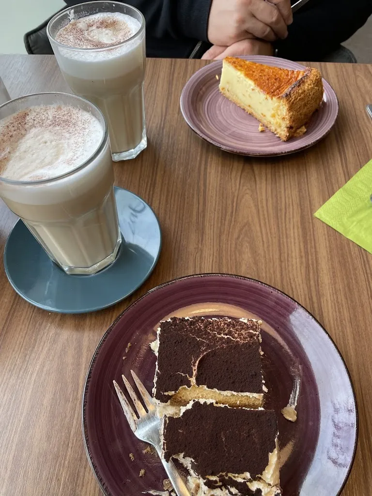 Gerald Schneider_Café Engel_Pyrbaum_review