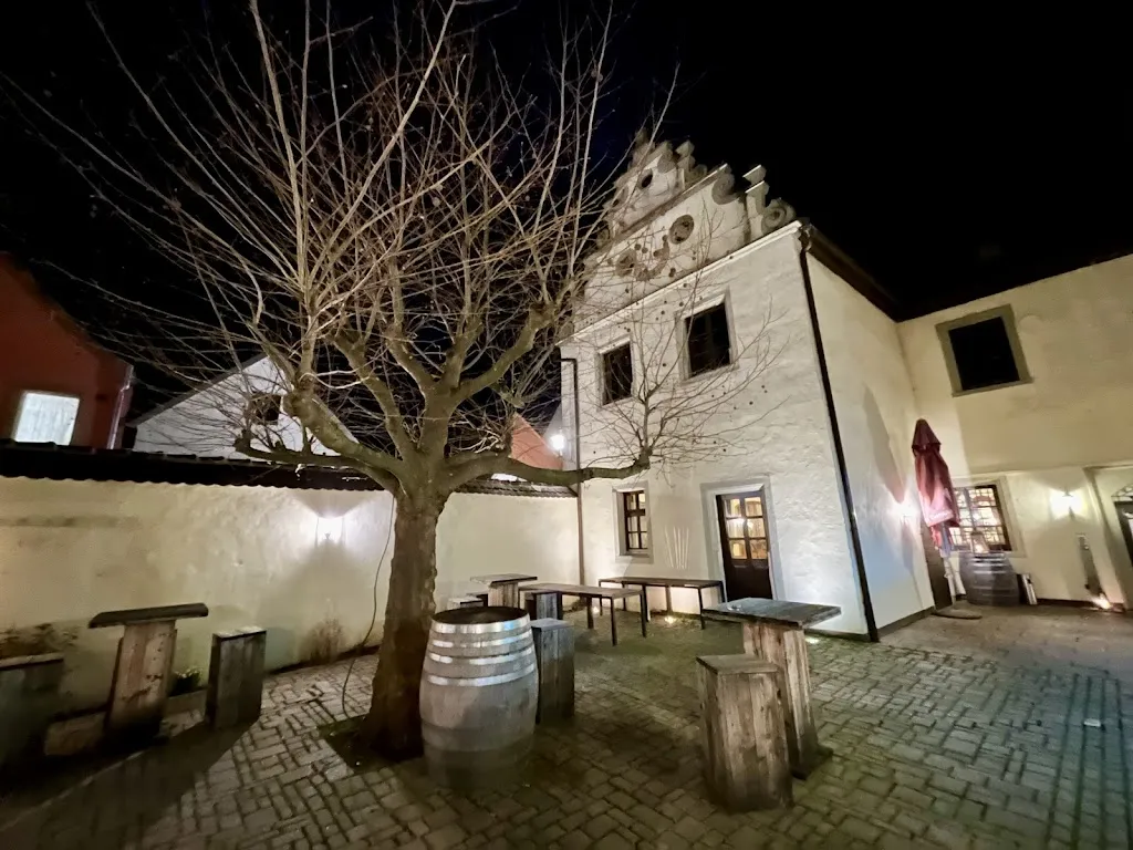 Nils Benjamin Thamm_Reisers Zehnthof_Main_review