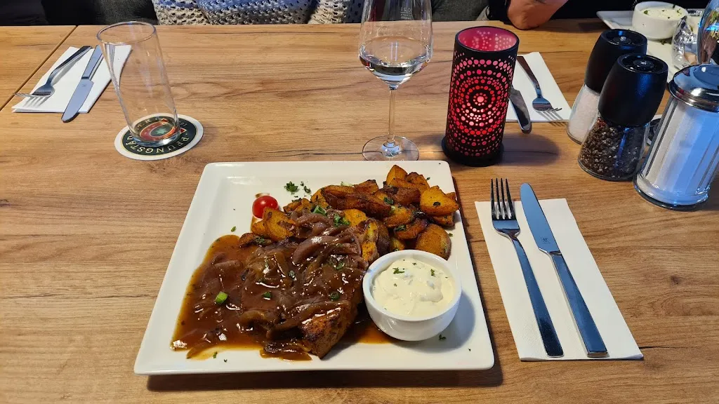 Stephanie Schork_Bootshaus Rüsselsheim am Main_Main_review