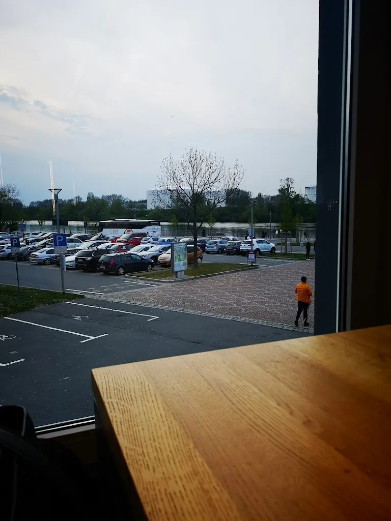 Andrea Krueger_Wellenlänge Bistro/Restraurant_Main_review