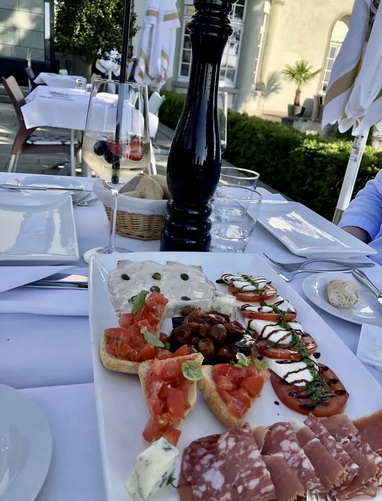 Menu_Restaurant Opelvillen_Main_image_9