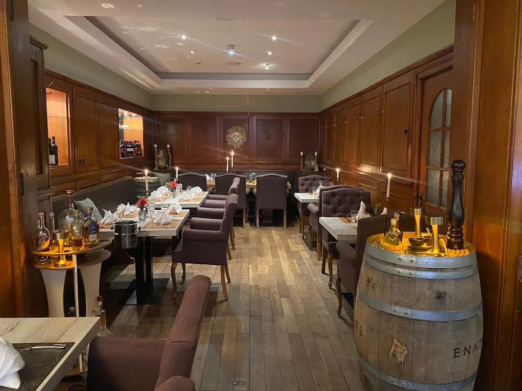 Restaurant Filoxenia_Rain_slider_image_3