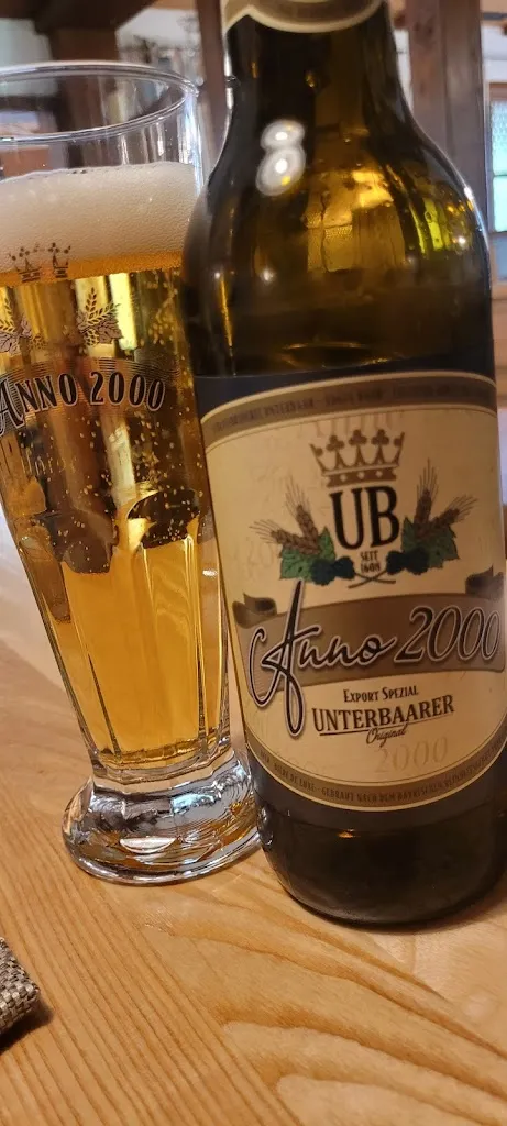 Christoph Höpi_14_Landgasthof Schwarzwirt Gaststätte - Saal - Biergarten_Rain_recensione