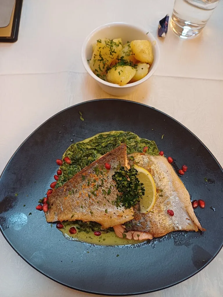 Anne-Marie Bauer_Landgasthof Schwarzwirt Gaststätte - Saal - Biergarten_Rain_recensione