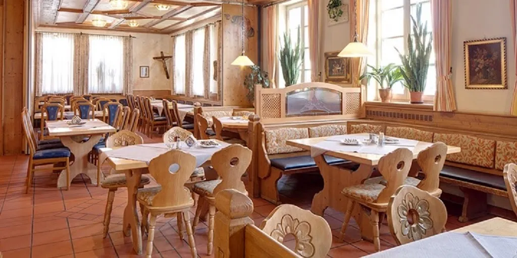 Gasthaus & Hotel "Zum Boarn" restaurant in Rain