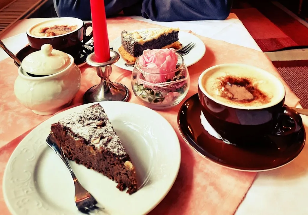 Maya A._Café Gut_Rain_review