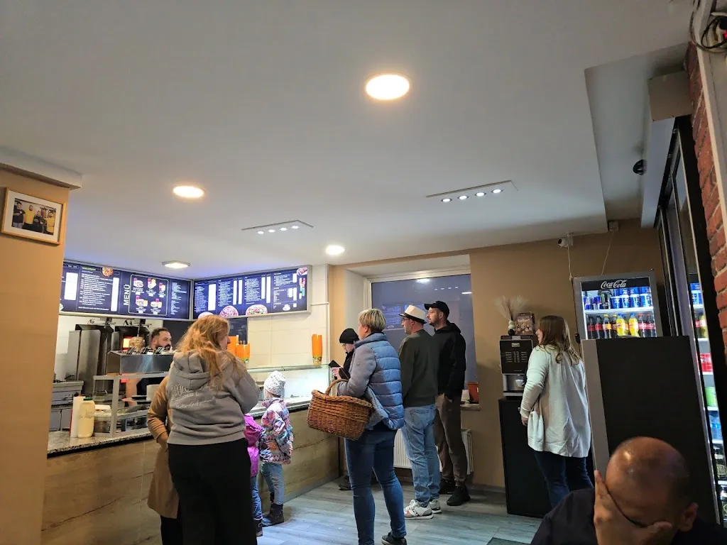 Ahmed Farahat_Restaurant Memo_Rain_recensione