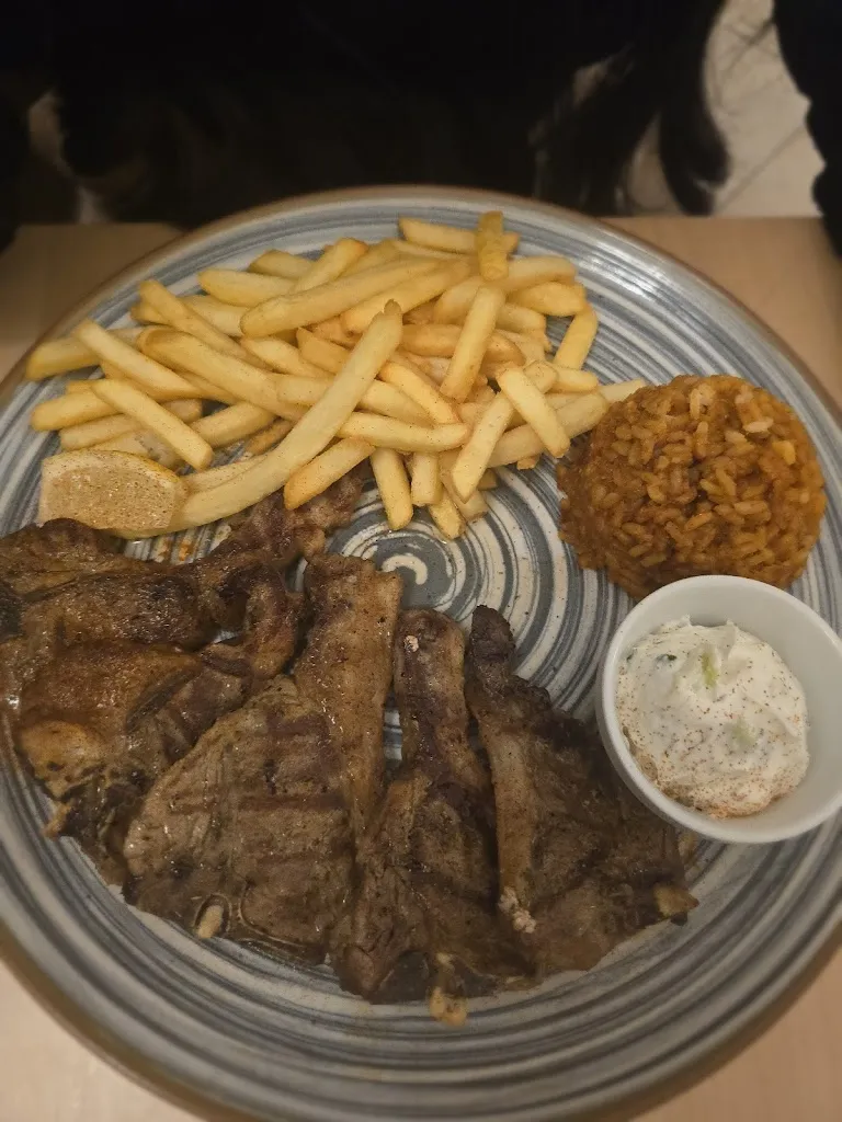 M. Hathi_Akropolis_Rain_review