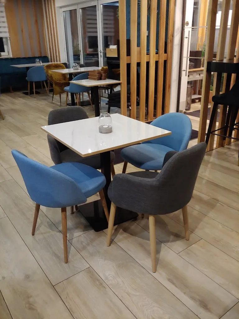 conhas thakkar_Fillion Cafe Hotel Restaurant_Putzbrunn_review