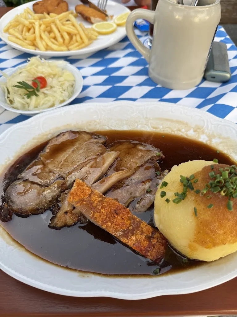 Wirtshaus im Knödelhof restaurant in Putzbrunn