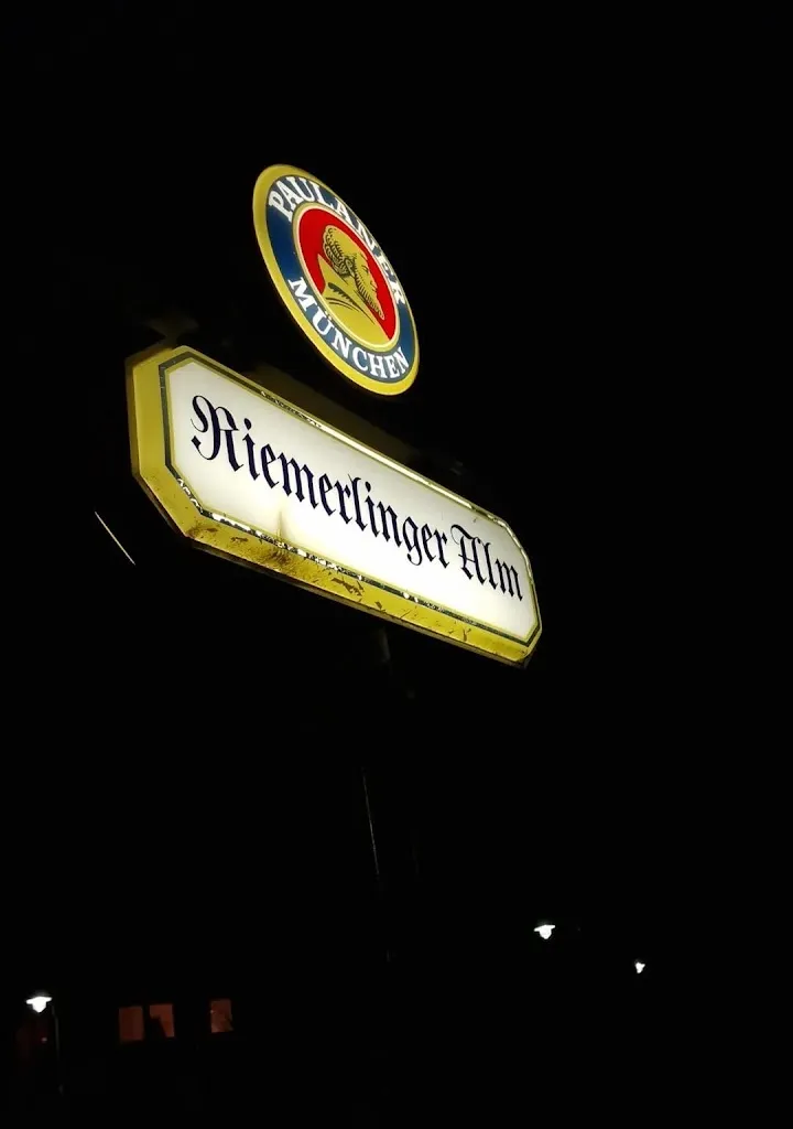 Jakob Mycyk_Riemerlinger Alm_Hohenbrunn_review