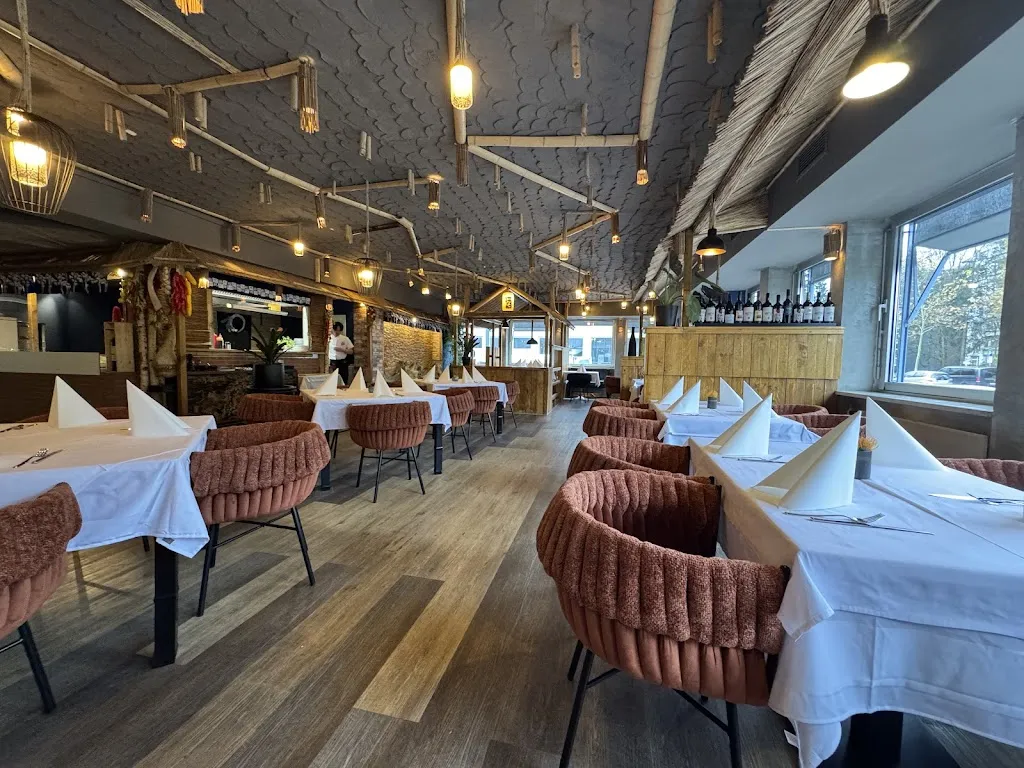 S_Lao Jie_Hohenbrunn_review