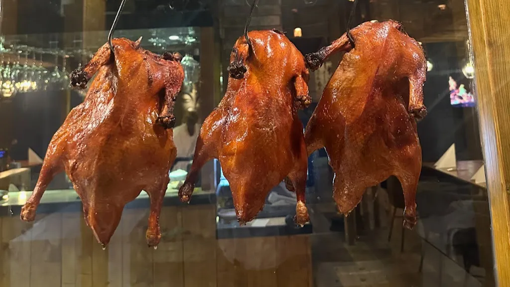 Lao Jie_Hohenbrunn_slider_image_3