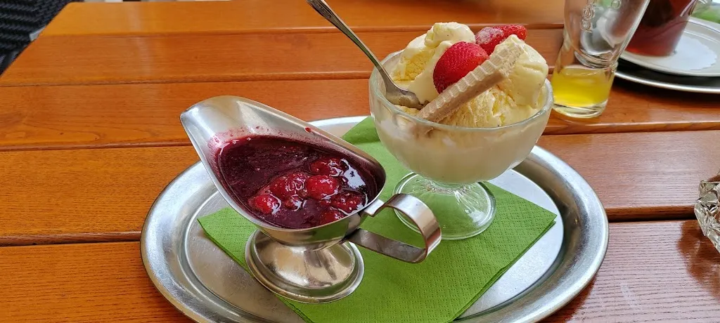 Urlaub's Weinstuben_Randersacker_slider_image_2