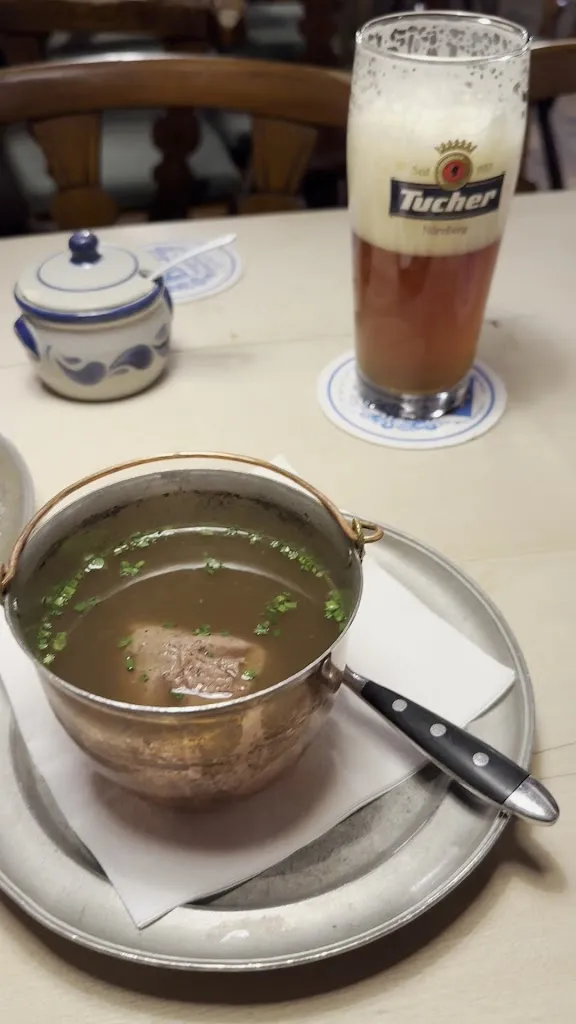 Juan Ángel Hernández_Bratwursthäusle_Nürnberg_Bewertung