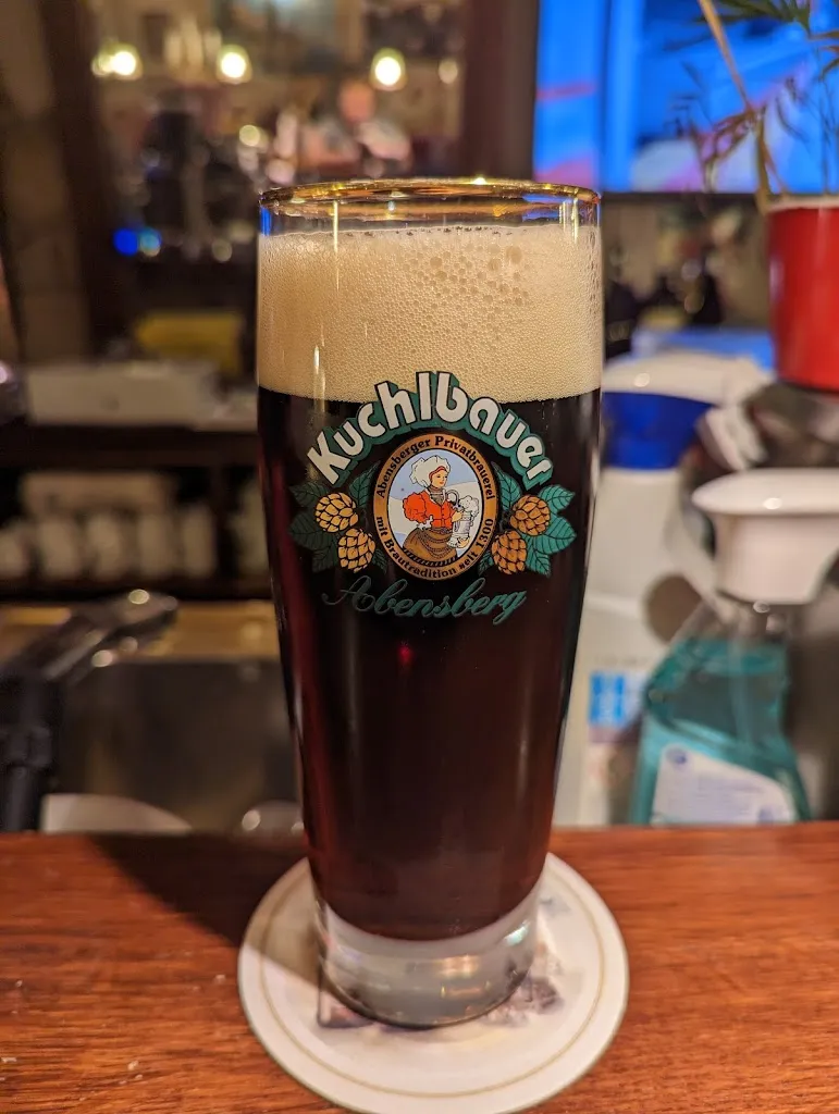 Daniel_Dicker Mann_Regensburg_review