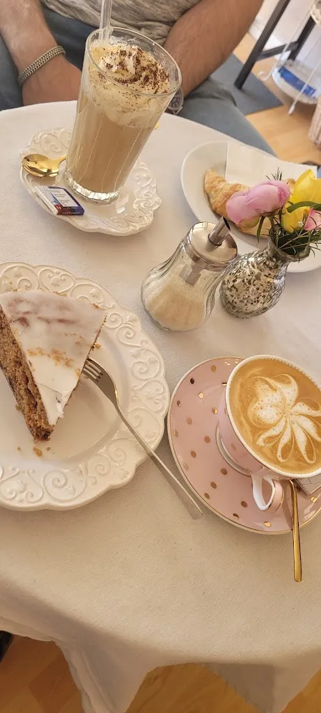 Dorien Smits_Das kleine Café_Liebenzell_recensione