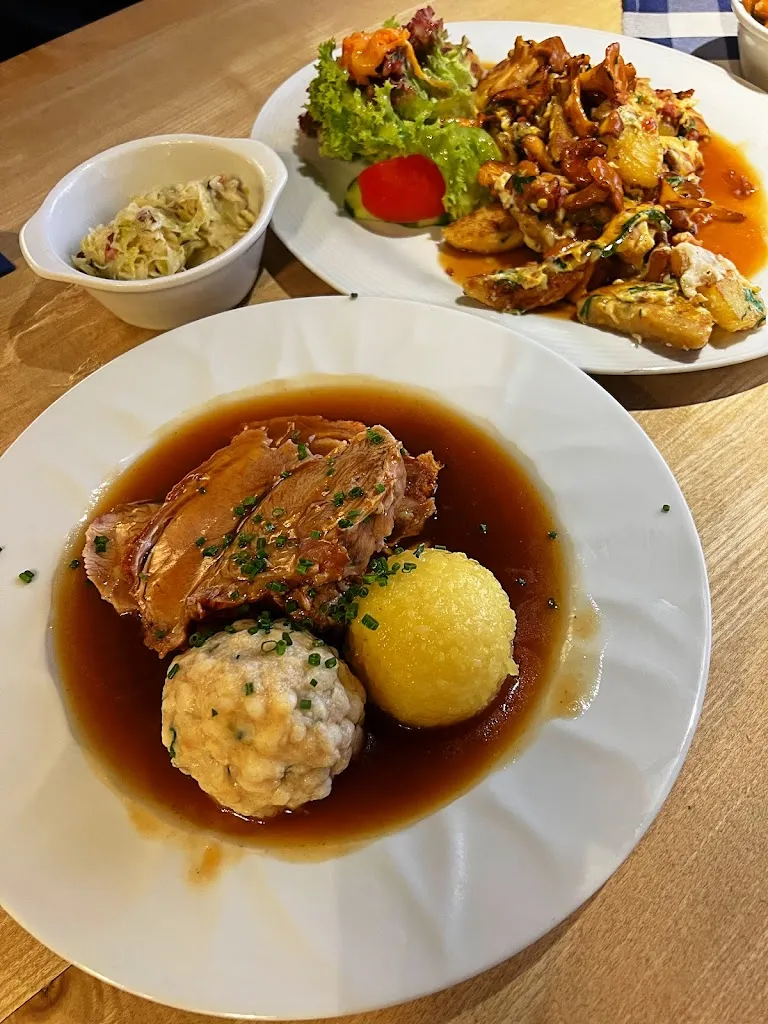 Teya Chittra Stockinger_Gaststätte Gravenreuther_Regensburg_review