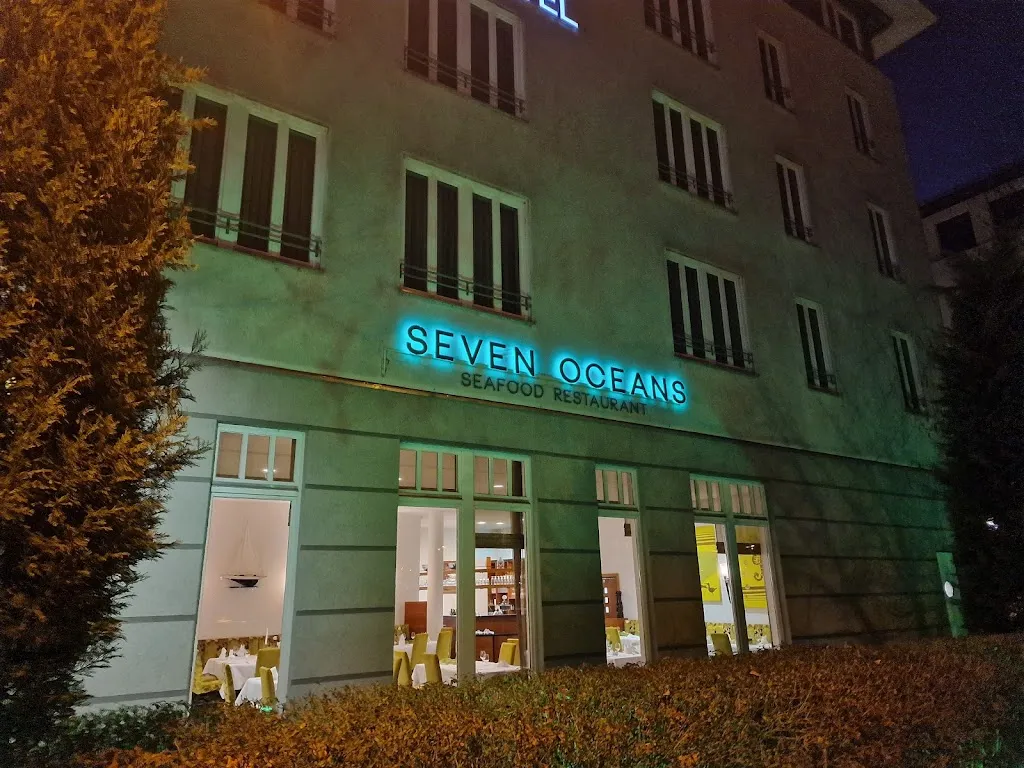 Matthias Schmalstieg_Seven oceans seafood restaurant_Regensburg_review