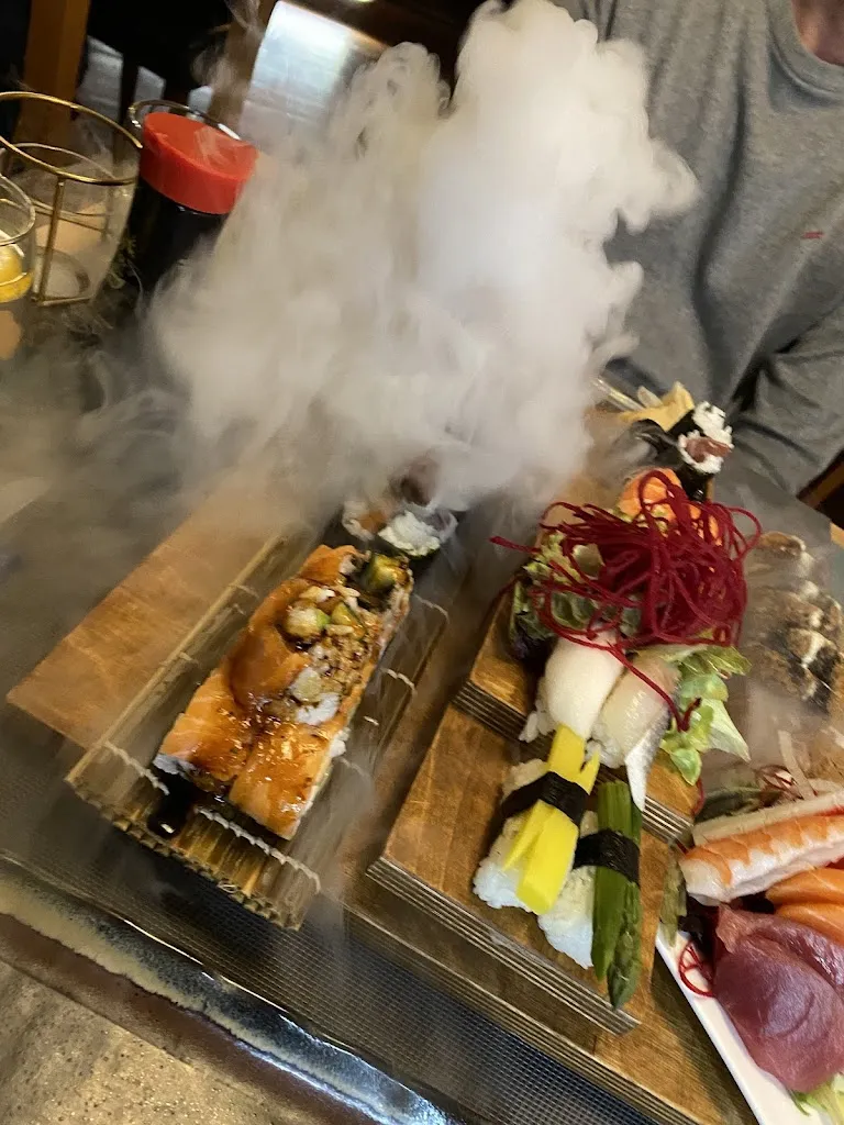 M R_dragonbirds_Regensburg_review