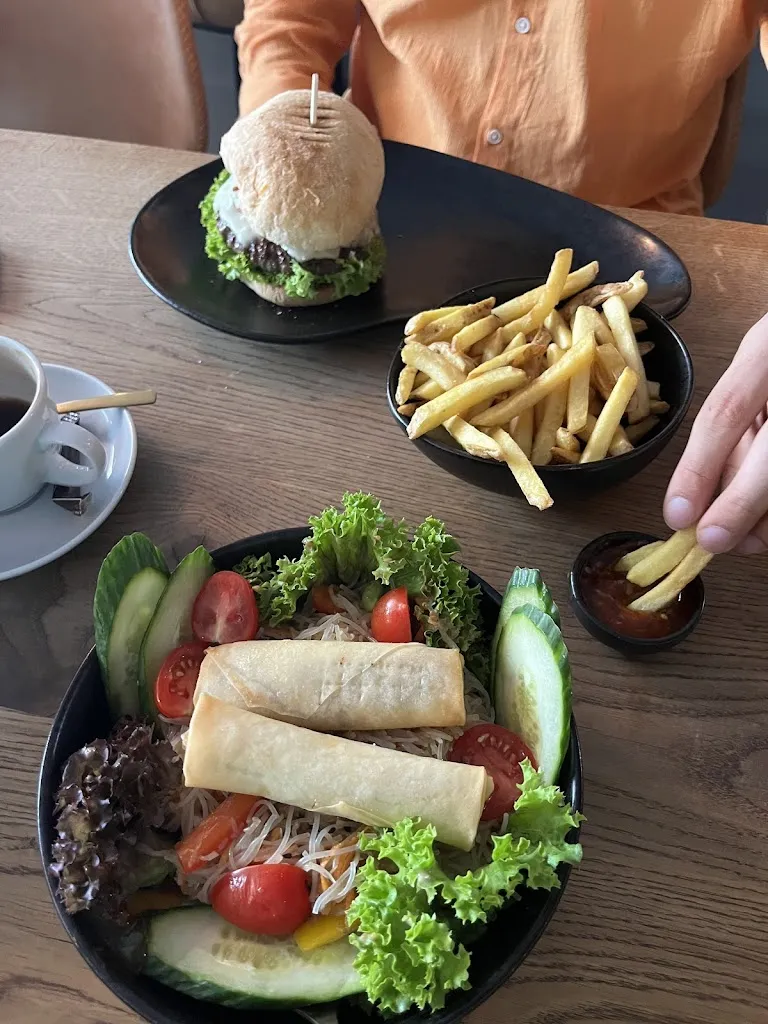 Vissoso Lee_Charlie's Restaurant Café Bar_Regensburg_Bewertung