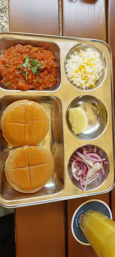 Lina Große Wortmann_Chaska_Regensburg_review