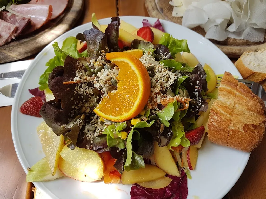 Unter den Linden_Regensburg_slider_image_3