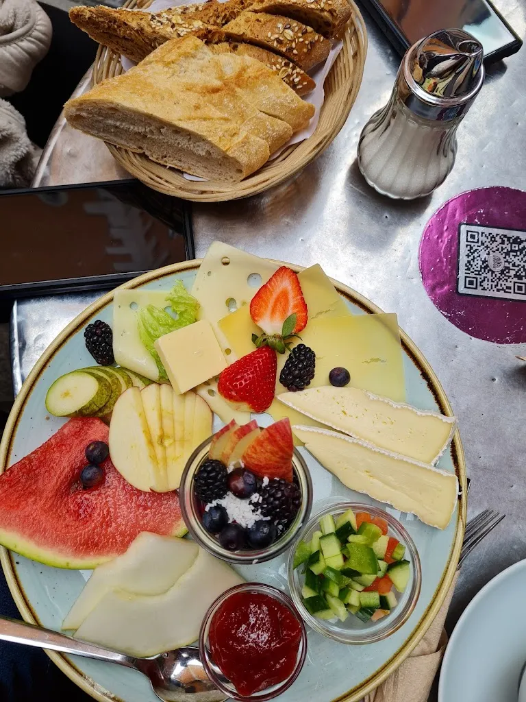 Katha Ehr_Café Lila_Regensburg_review