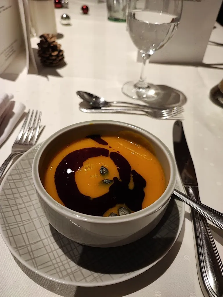 Menu_Hotel-Restaurant Dechbettener Hof | Lieferdienst: Die rasenden Schweizer_Regensburg_image_4