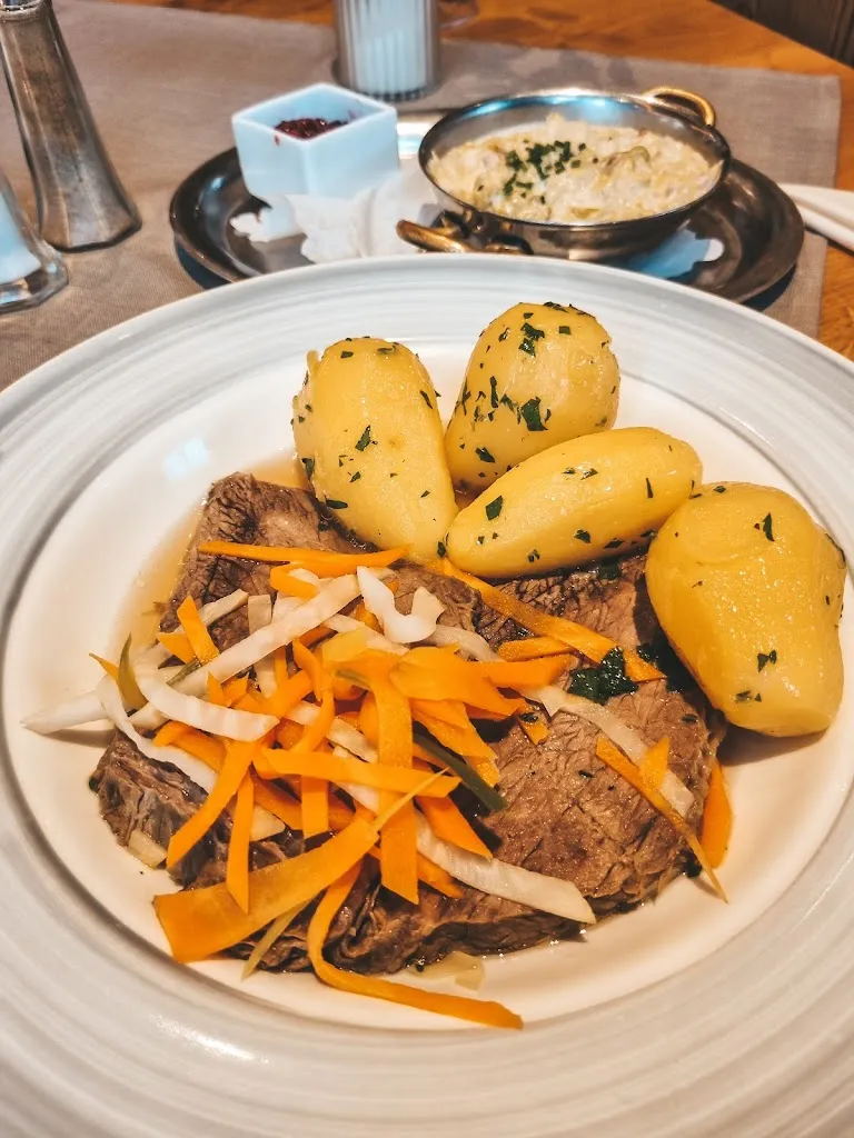 Menu_Hotel-Restaurant Dechbettener Hof | Lieferdienst: Die rasenden Schweizer_Regensburg_image_8