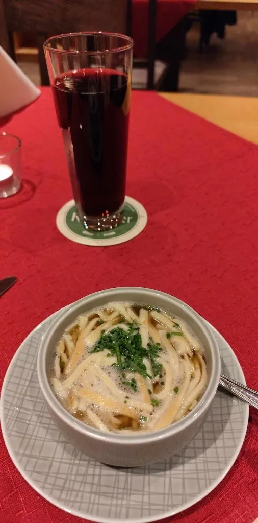 Iren Goron_Hotel-Restaurant Dechbettener Hof | Lieferdienst: Die rasenden Schweizer_Regensburg_review