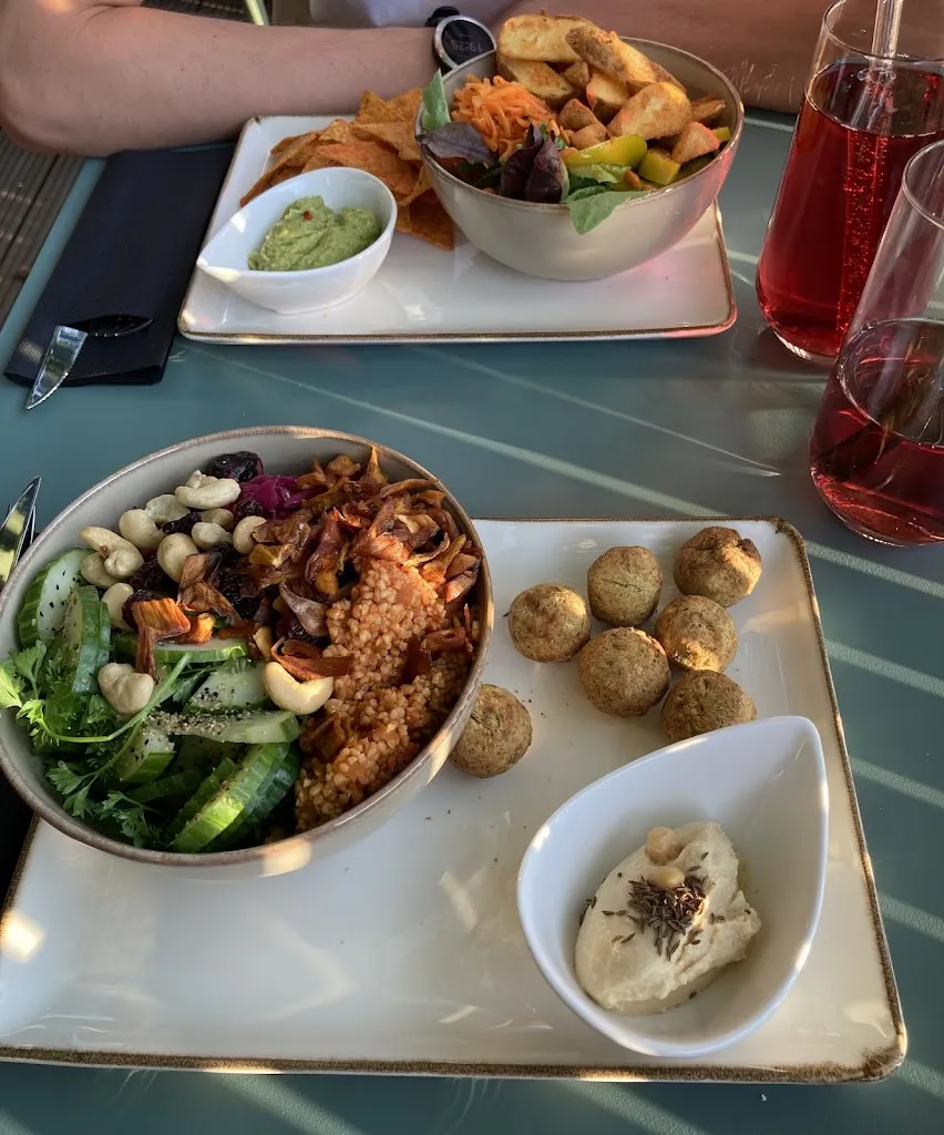 Regina Hengge_Bistro Waldfrieden_Regen_avis