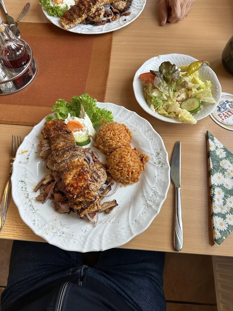 Olav Ammerlaan_Jörgos Grillstube zur Seerose_Regen_review